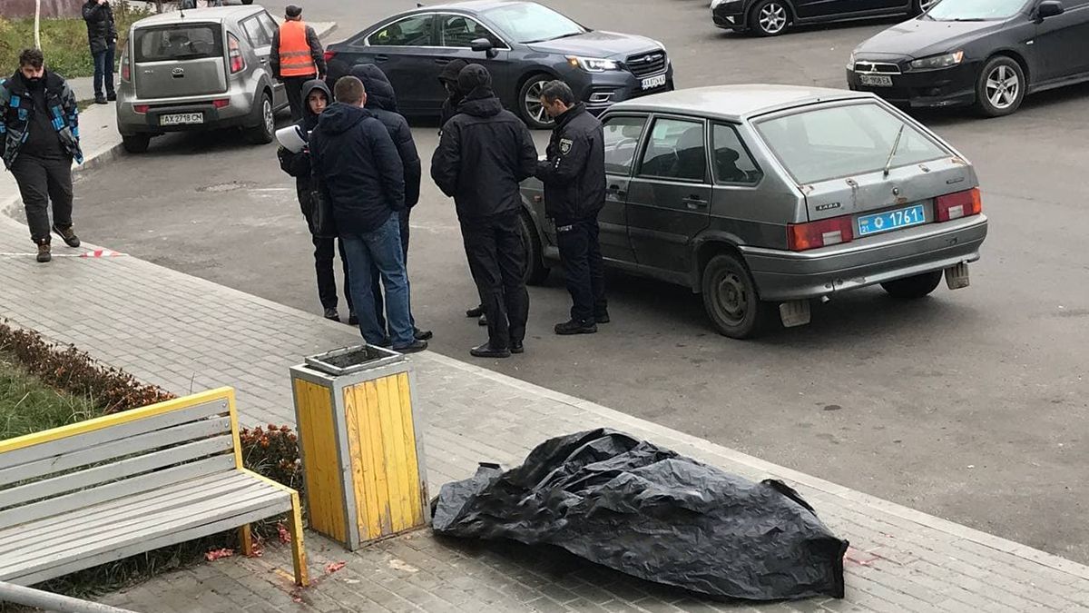 В Харькове иностранец выпал из окна многоэтажки: что известно