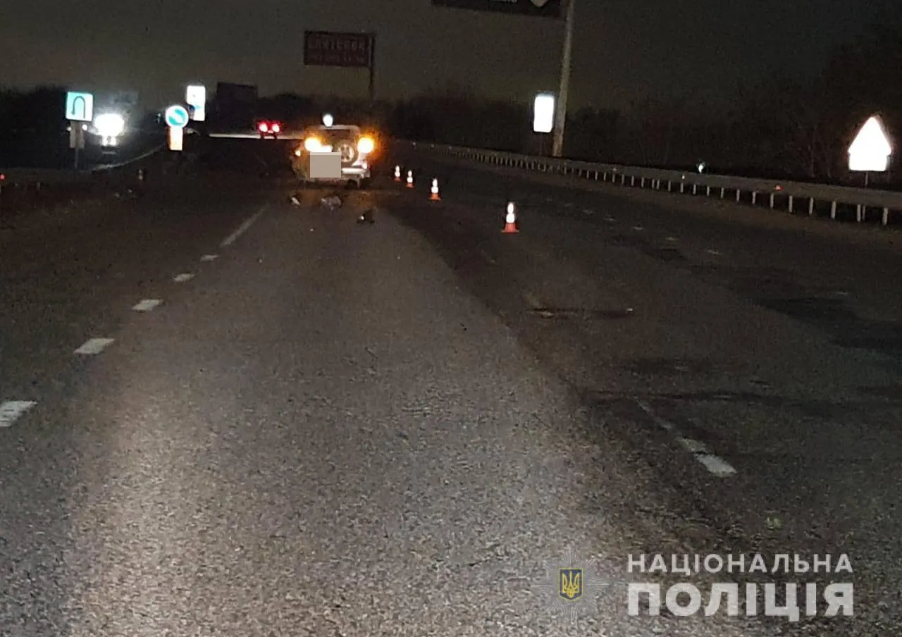 Позашляховик збив пішохода на Харківщині Позашляховик збив пішохода на Харківщині