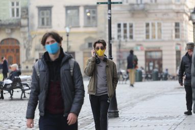 Ситуація покращується: 2 області України можуть вийти із червоної зони