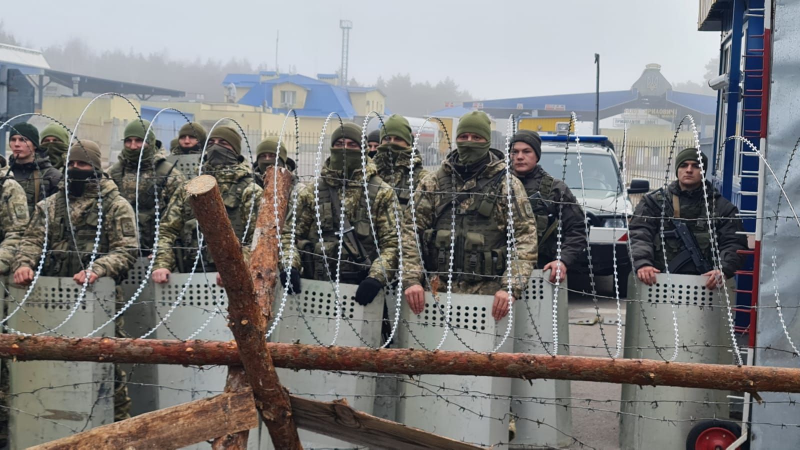 Патрули, спецсредства, авиация: силовики показали усиленную границу с Беларусью Патрули, спецсредства, авиация: силовики показали усиленную границу с Беларусью