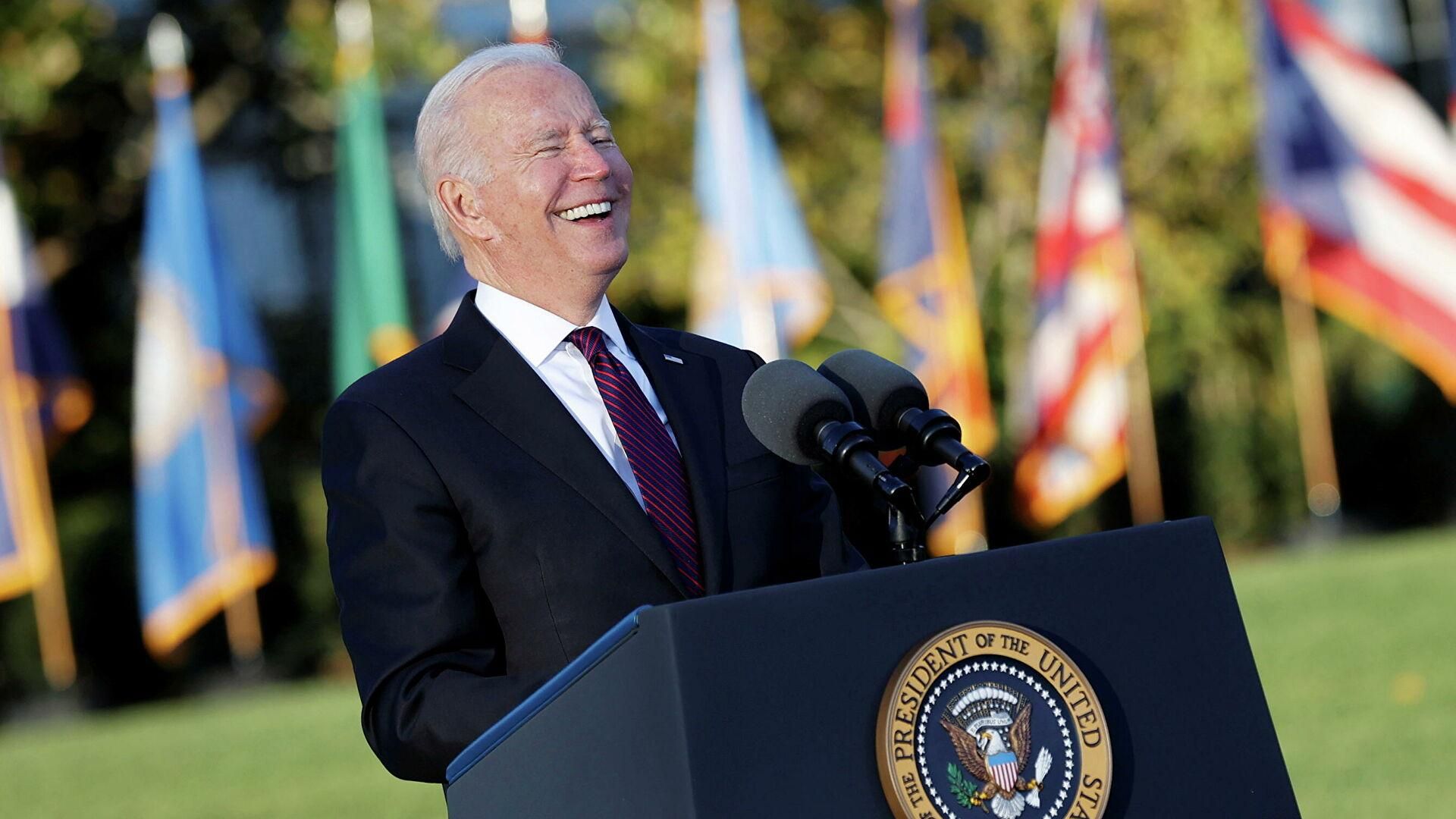 У доброму дусі: Байден повернувся до виконання обов'язків президента США - 24 Канал У доброму дусі: Байден повернувся до виконання обов'язків президента США - 24 Канал