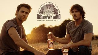 "Наша душа у цій пляшці": як актори "Щоденників вампіра" створили власний бренд бурбону