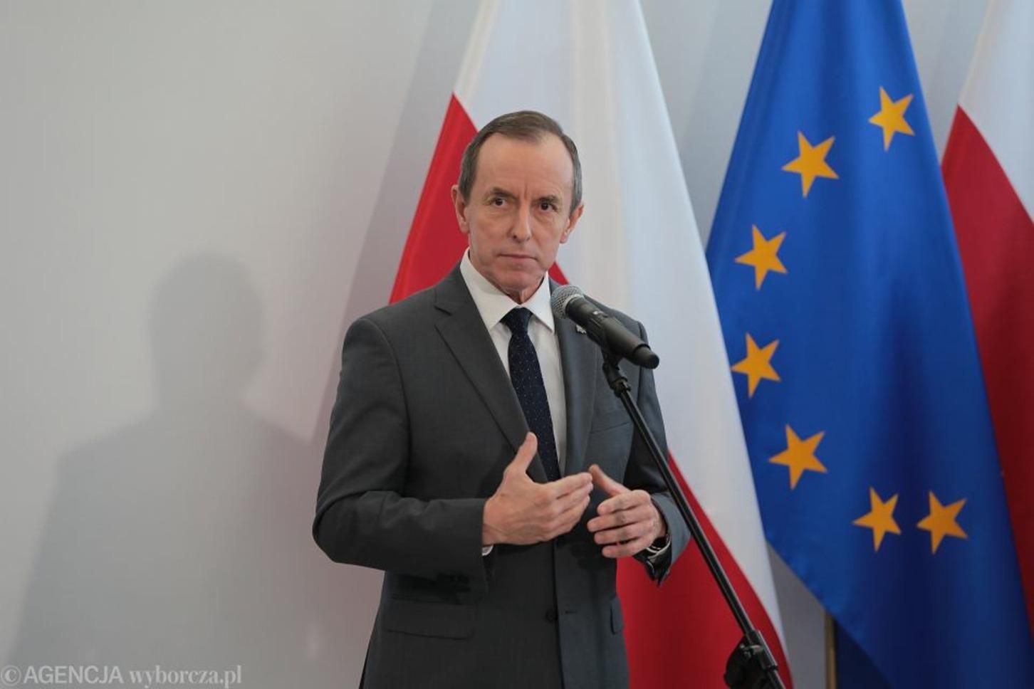 Спікеру польського Сенату погрожували розправою: прислали пакунок з вибухівкою - Новини світу - 24 Канал Спікеру польського Сенату погрожували розправою: прислали пакунок з вибухівкою - Новини світу - 24 Канал