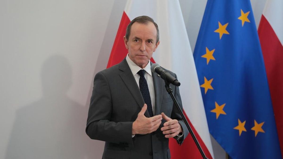 Спикеру польского Сената угрожали расправой: прислали пакет со взрывчаткой