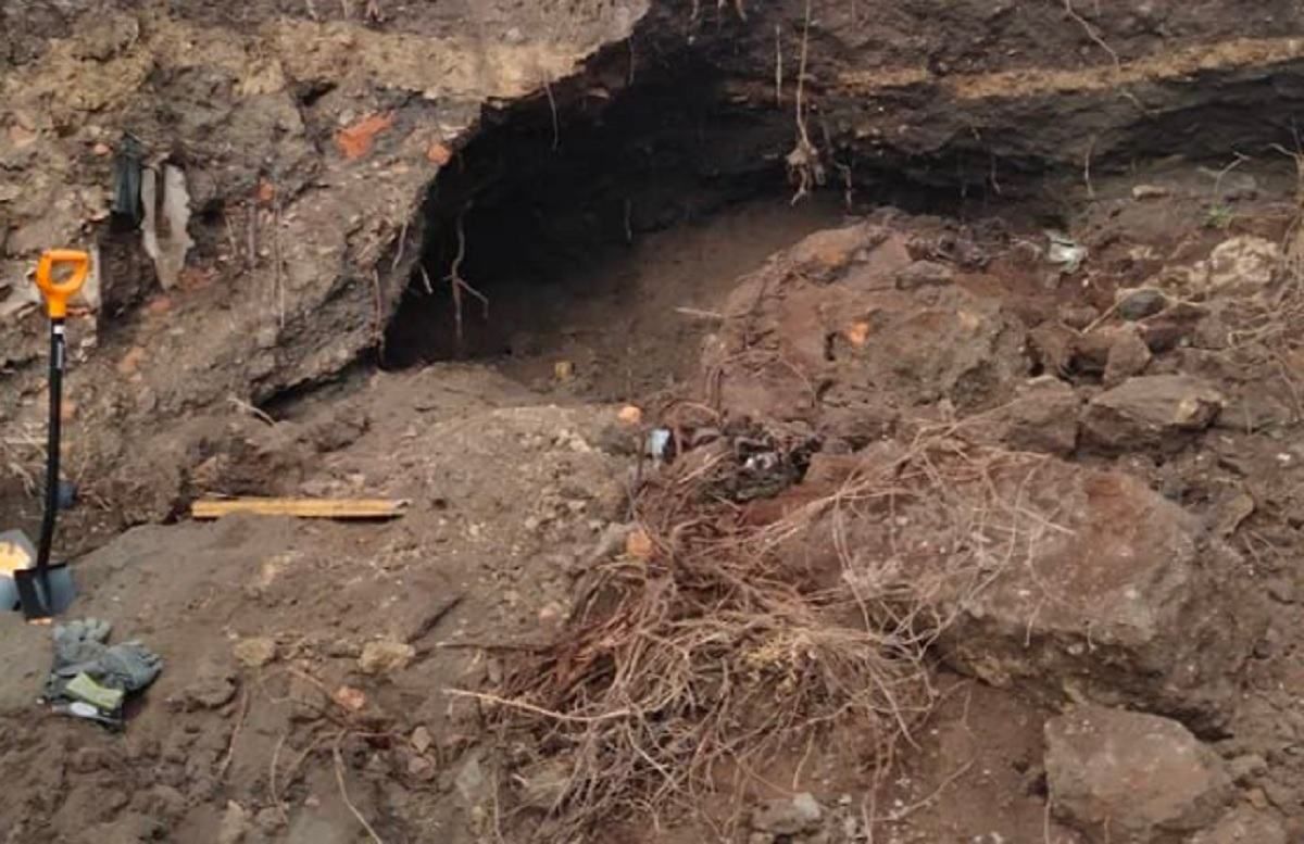 Трагедия на Сумщине: ребенка насмерть засыпало землей Трагедия на Сумщине: ребенка насмерть засыпало землей