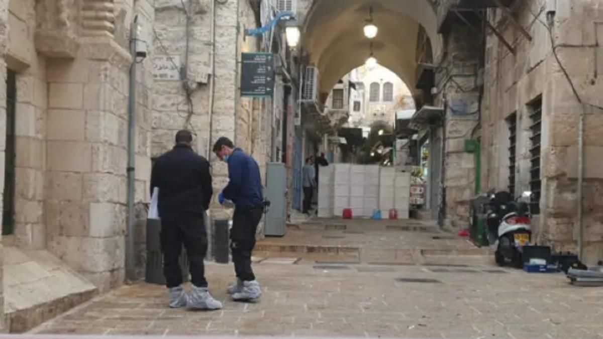 В Иерусалиме нападавший открыл огонь по людям: есть жертва и раненые