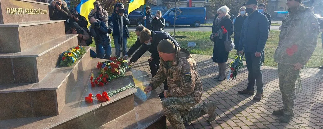 Загиблих вшанували хвилиною мовчання Загиблих вшанували хвилиною мовчання