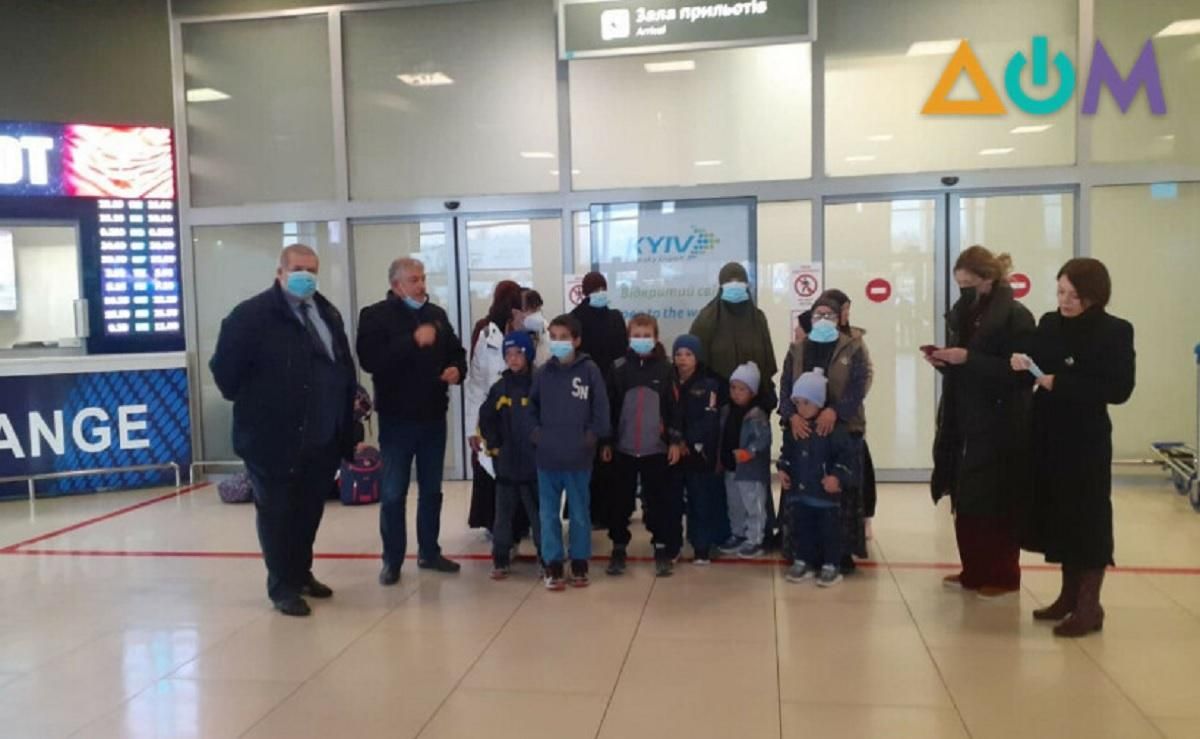 Совместная операция ОП, МИД и Минобороны: из Сирии эвакуировали 14 украинцев Совместная операция ОП, МИД и Минобороны: из Сирии эвакуировали 14 украинцев