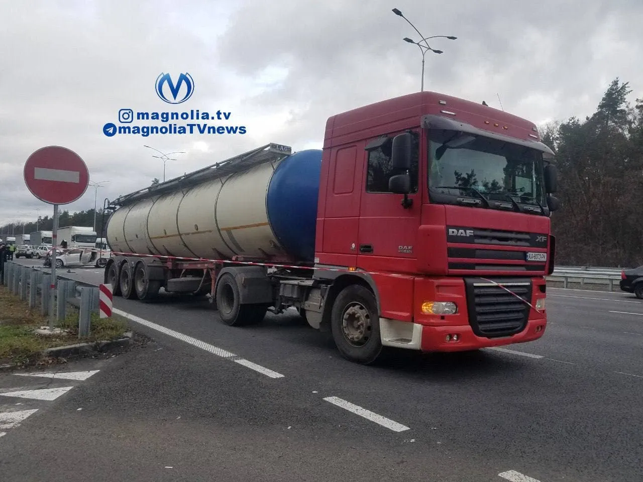 Аварія під Борисполем, є потерпілі, легковик врізався у бензовоз Аварія під Борисполем, є потерпілі, легковик врізався у бензовоз