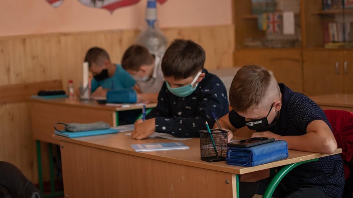 У школах Житомира теж відновили очне навчання: скільки класів залишилися на самоізоляції - Новини Житомира сьогодні - Освіта