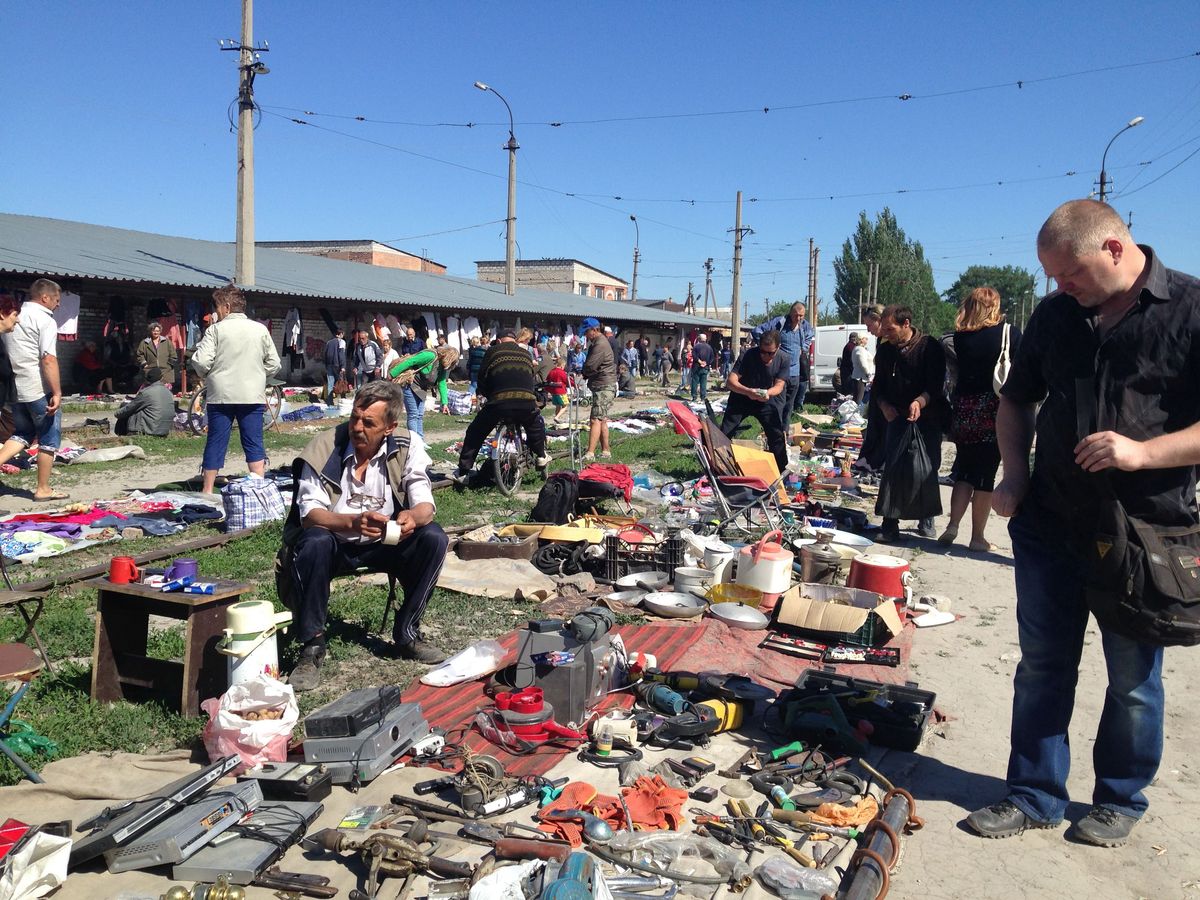 Где покупают одежду и вещи в оккупированном Луганске - Новости Луганск - 24  Канал