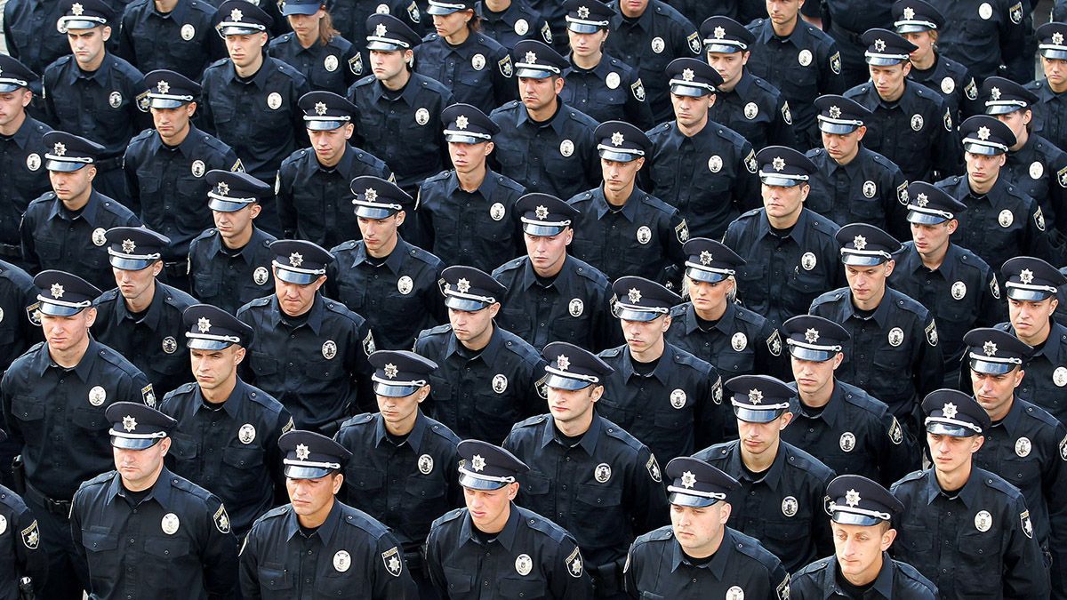 Патрульные Харькова начали массово увольняться: в чем причина Патрульные Харькова начали массово увольняться: в чем причина