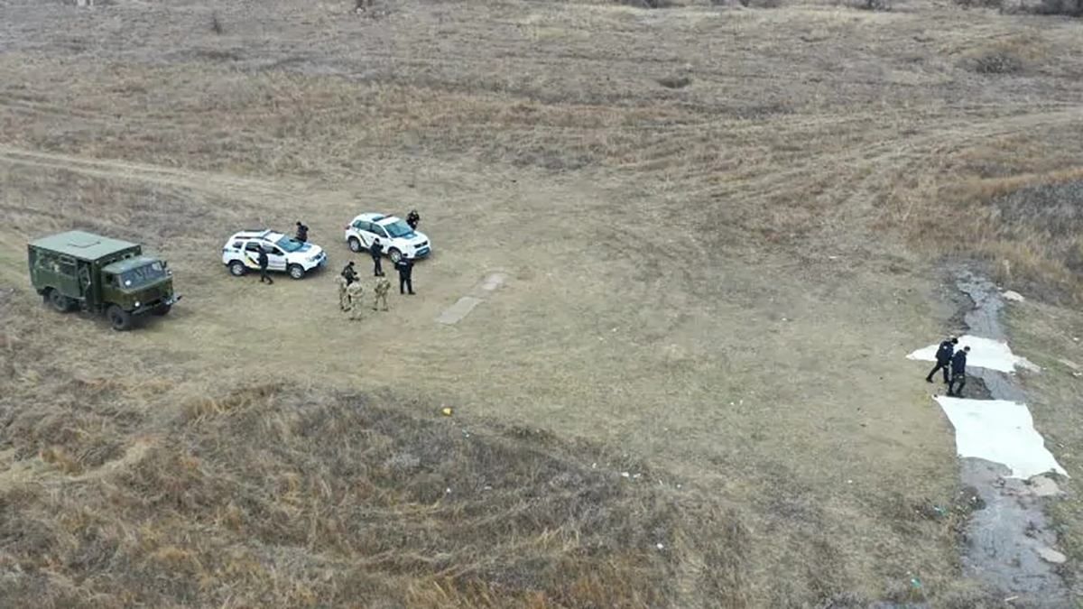 Военные прострелили шею гражданскому во время учений на Днепропетровщине Военные прострелили шею гражданскому во время учений на Днепропетровщине