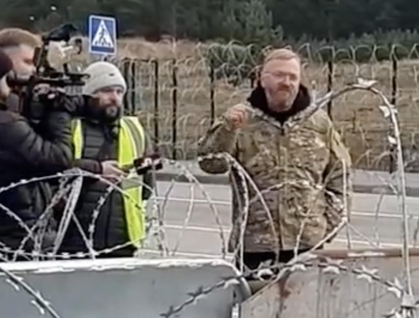 Вас ксьондз не впустить в церкву, – скандальний депутат з Росії засвітився на кордоні з Польщею - 24 Канал Вас ксьондз не впустить в церкву, – скандальний депутат з Росії засвітився на кордоні з Польщею - 24 Канал