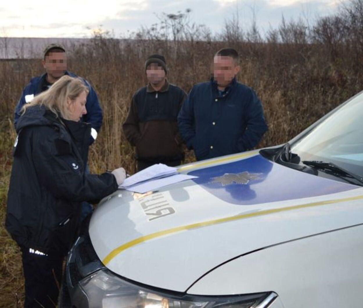 Недалеко от Львова депутат разбил 2 служебных авто, убегая от полиции
