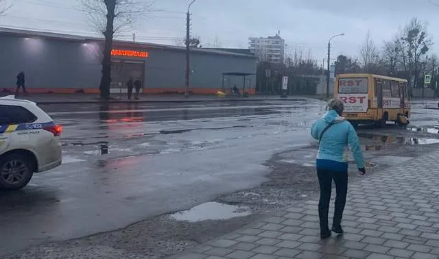 Я думав, що вона послизнулась: як водій, що збив 2 монахинь у центрі Львова, пояснив свої дії Я думав, що вона послизнулась: як водій, що збив 2 монахинь у центрі Львова, пояснив свої дії