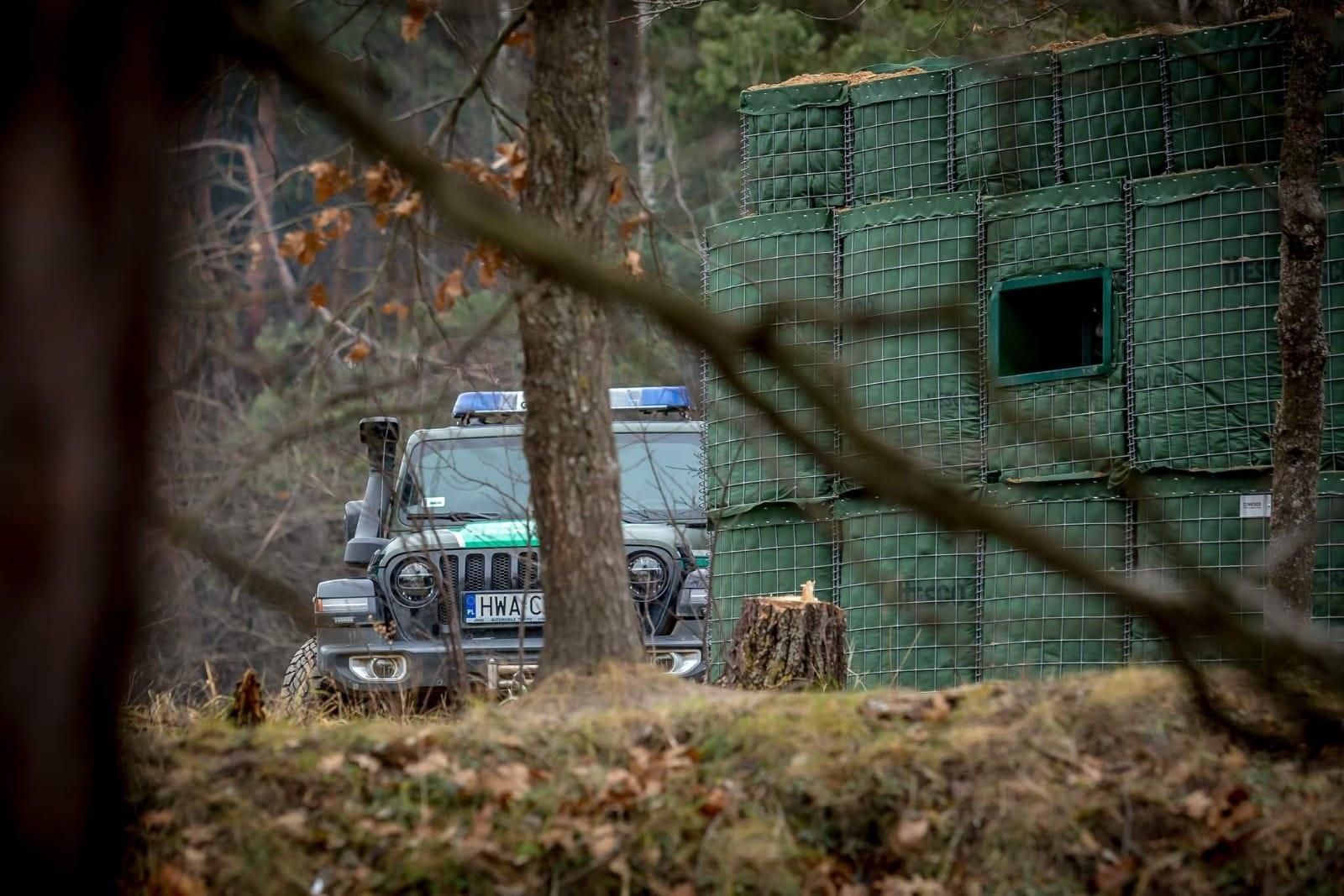 У Польщі група з 50 мігрантів намагалася прорвати кордон - новини Білорусь - 24 Канал