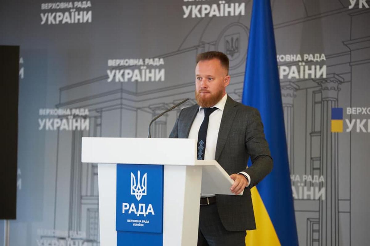 Можем поднять этот вопрос на заседании, – "слуга" об исключении Камельчука Можем поднять этот вопрос на заседании, – "слуга" об исключении Камельчука