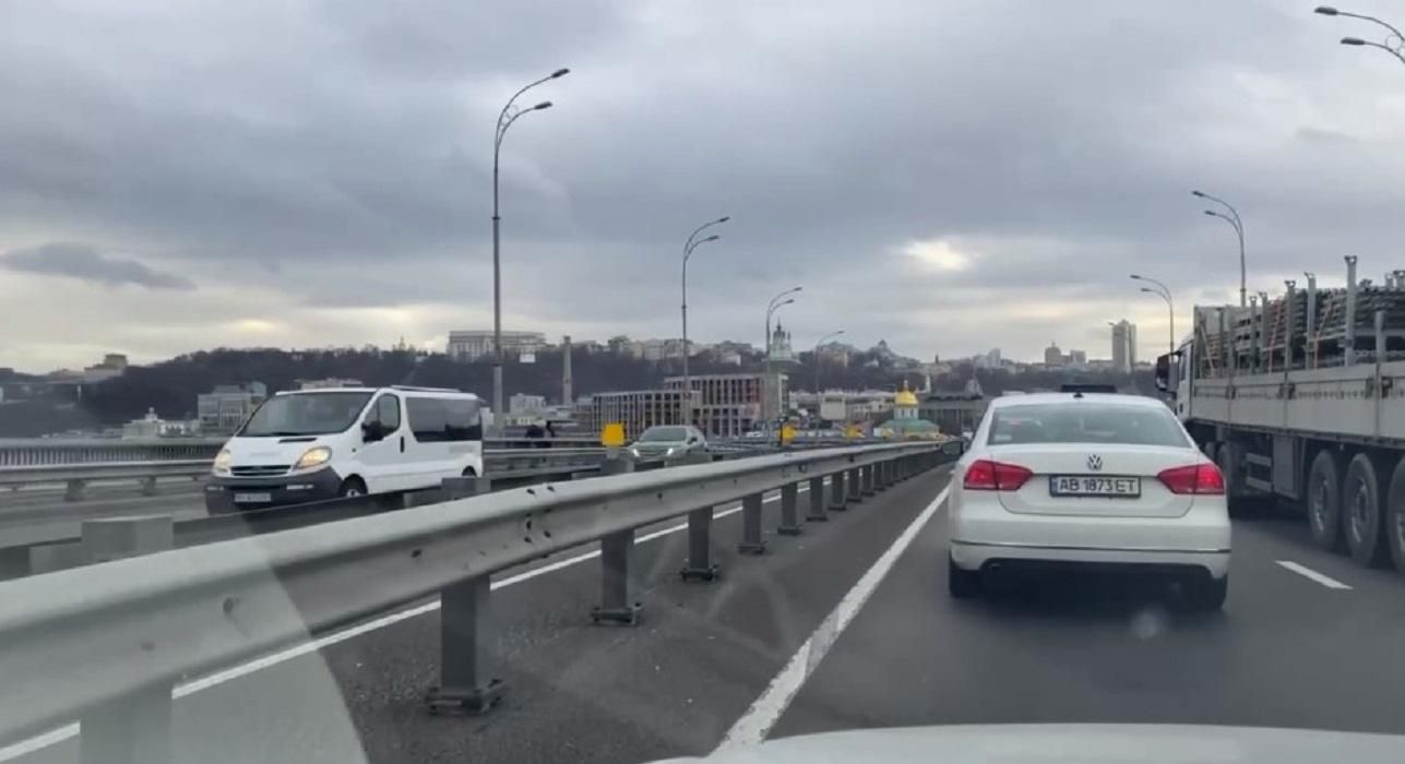 Сніг у Києві сьогодні, 23 листопада 2021: фото першого снігу Сніг у Києві сьогодні, 23 листопада 2021: фото першого снігу