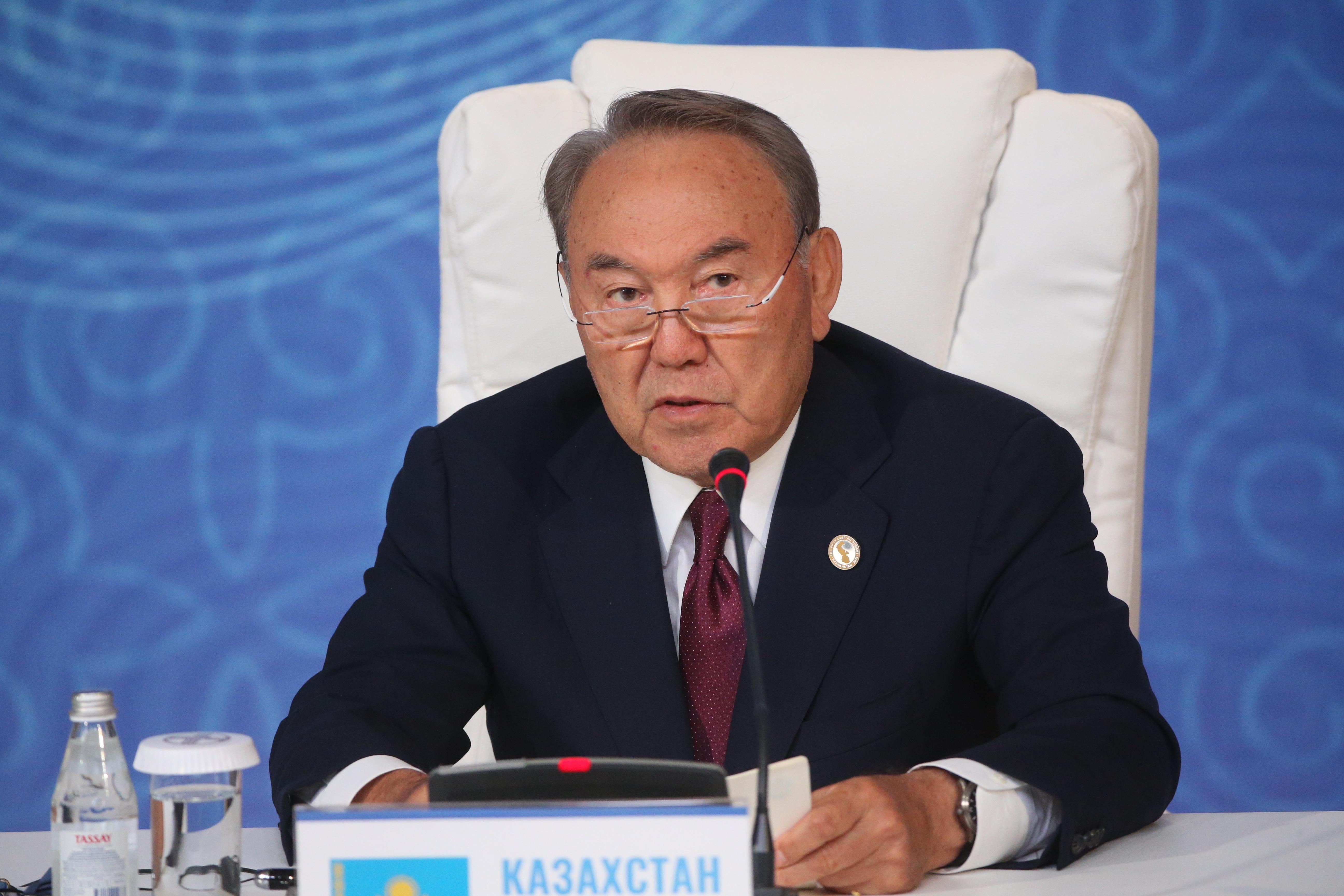 Назарбаєв пішов з посади голови панівної партії Казахстану - 24 Канал Назарбаєв пішов з посади голови панівної партії Казахстану - 24 Канал