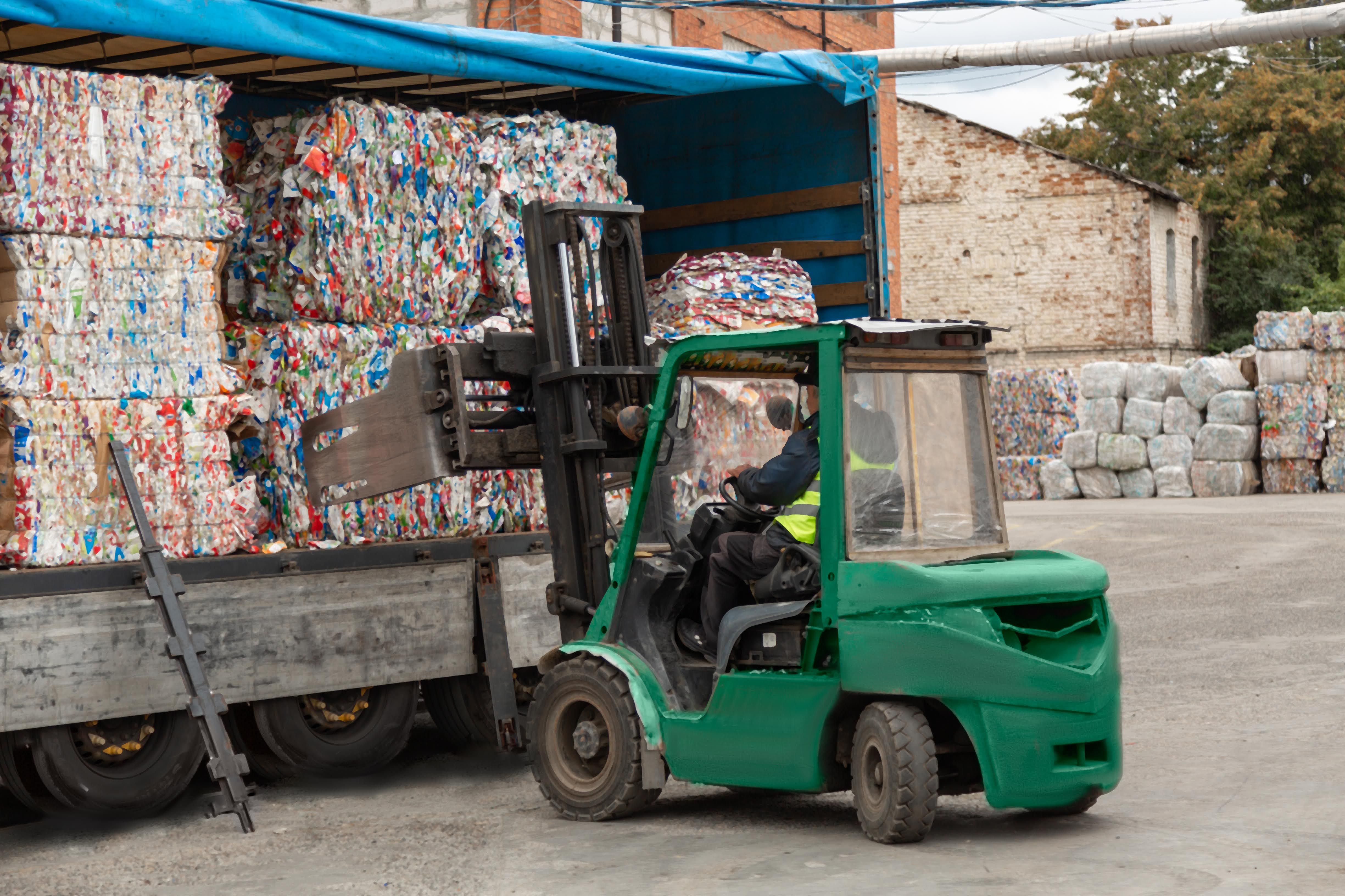 Екологічна ініціатива: чи готова Україна переробляти відходи упаковки - Україна новини - 24 Канал