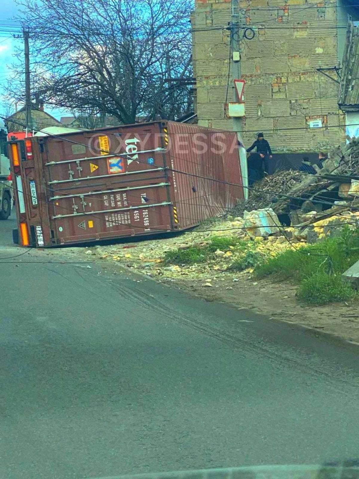 В Одесі перекинулась фура: відео з місця ДТП - Новини Одеси - Одеса В Одесі перекинулась фура: відео з місця ДТП - Новини Одеси - Одеса