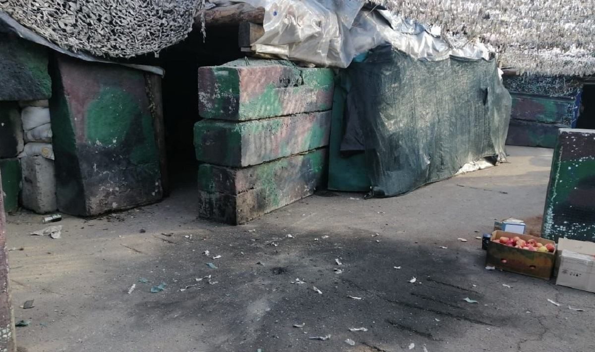 Оккупанты обстреляли из минометов позиции пограничников возле КПВВ "Марьинка" Оккупанты обстреляли из минометов позиции пограничников возле КПВВ "Марьинка"