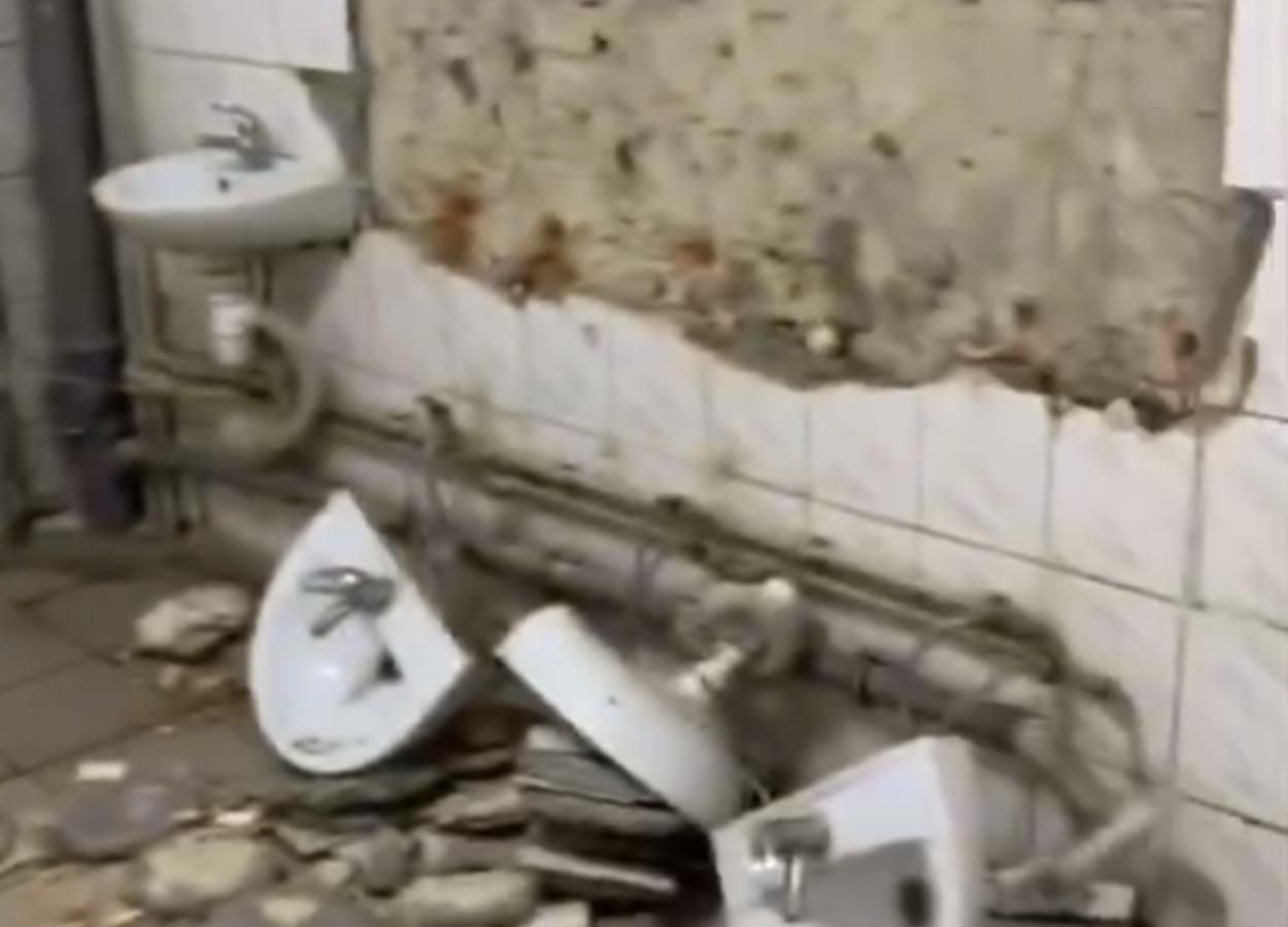 Таргани й розтрощені умивальники: львівські студенти показали жахи свого гуртожитку - Новини Львова - Львів Таргани й розтрощені умивальники: львівські студенти показали жахи свого гуртожитку - Новини Львова - Львів