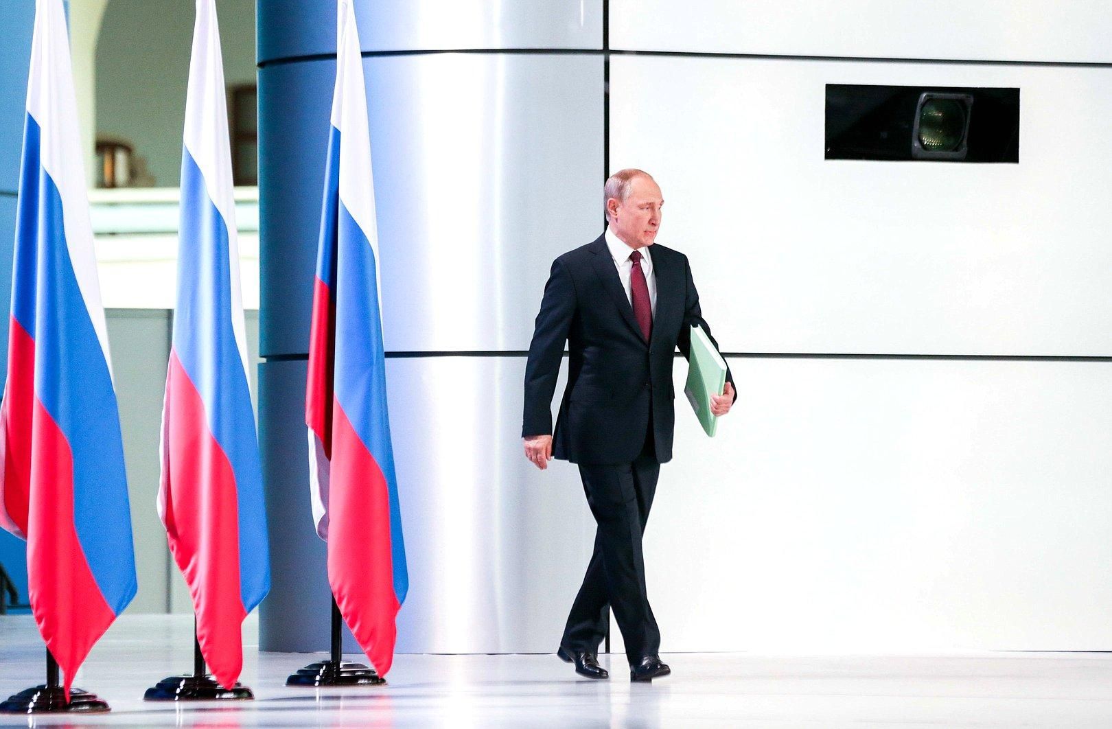 Путин ведет Россию к развалу, – Огрызко об отношениях Кремля с Западом