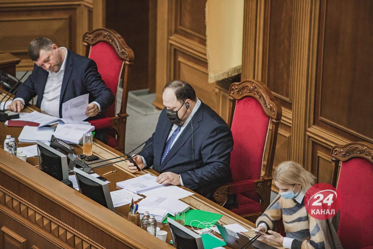 "Слуги народа" хотят изменить регламент Верховной Рады "Слуги народа" хотят изменить регламент Верховной Рады