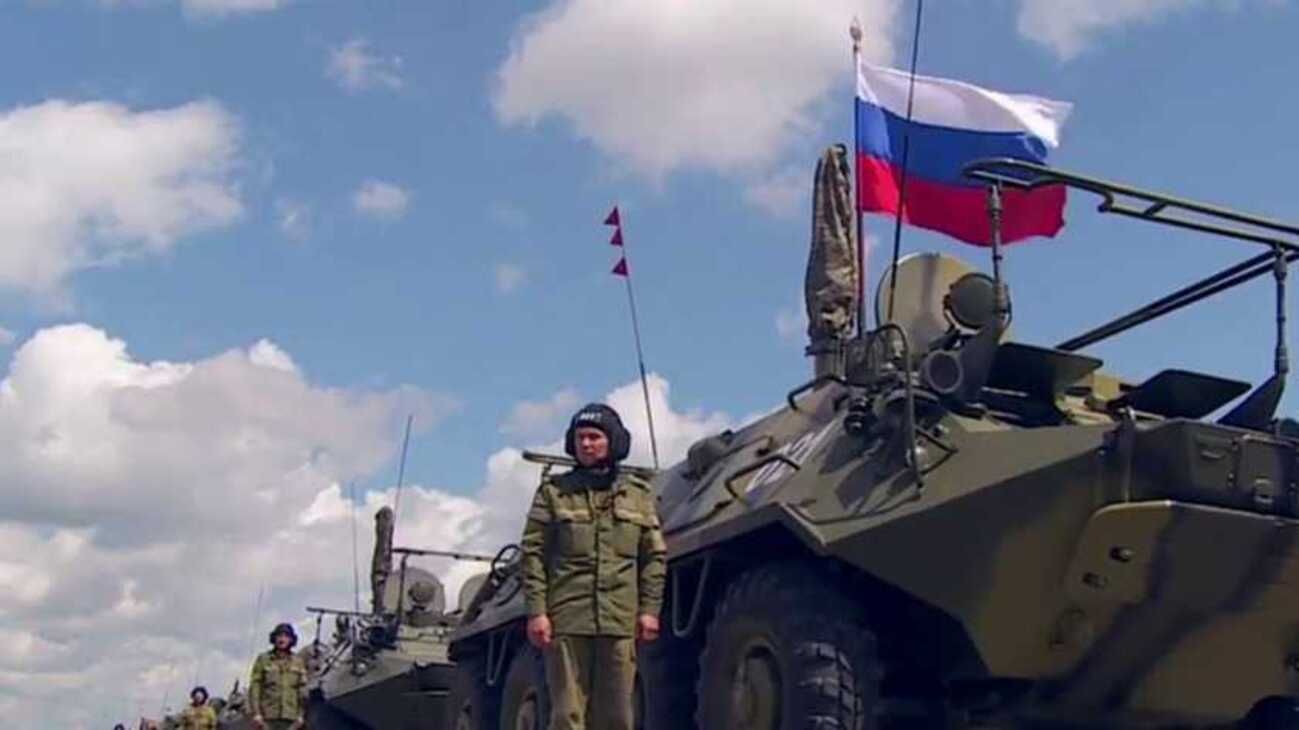 За месяц Россия перебросила на Донбасс 19 колонн с вооружением и 8 вагонов с боеприпасами