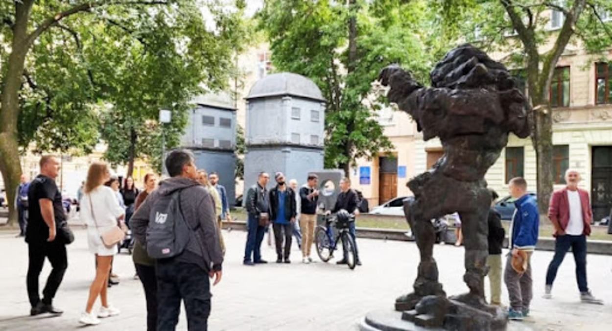 Во Львове хотят демонтировать памятник Моцарту: это очень возмутило общественность