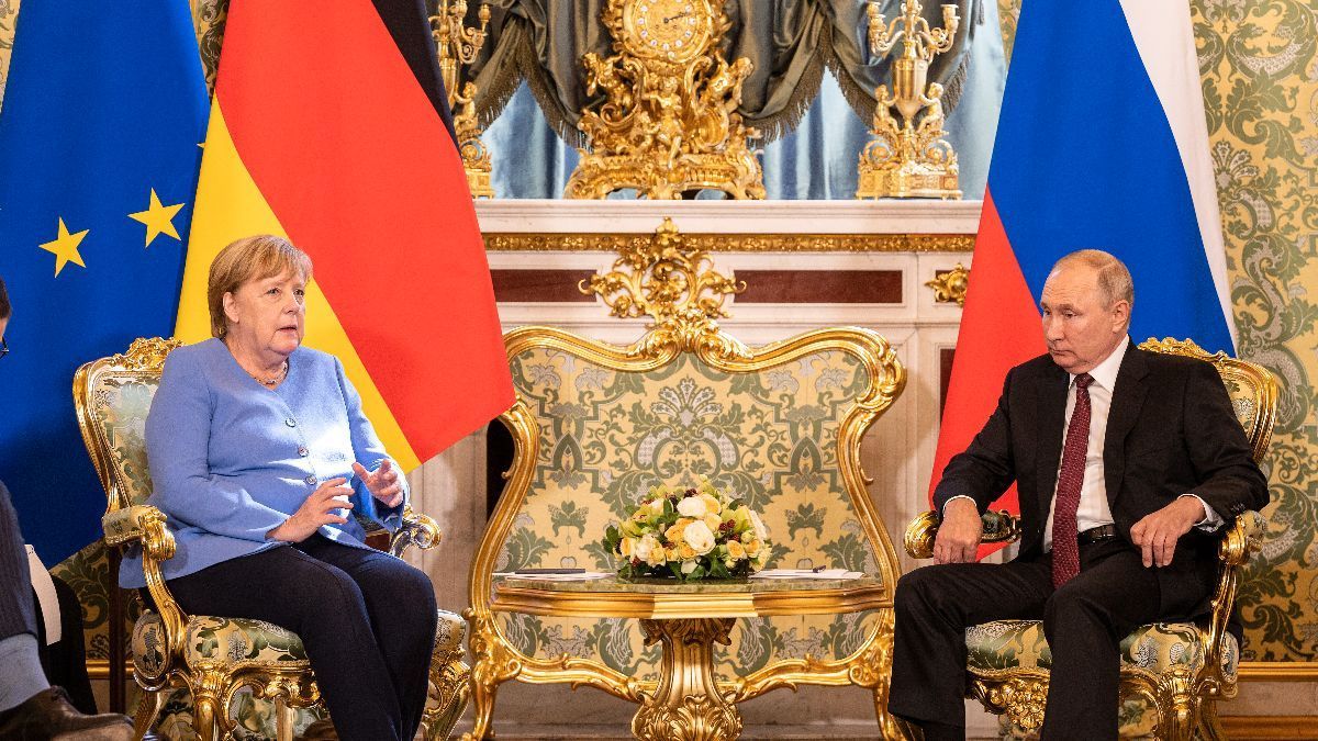 Меркель сожалеет, что до конца каденции еще раз не встретилась с Путиным Меркель сожалеет, что до конца каденции еще раз не встретилась с Путиным