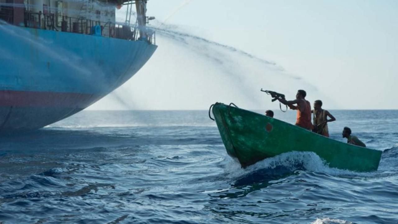 Фрегат Данії відстрілювався від піратів у Гвінейській затоці - 24 Канал