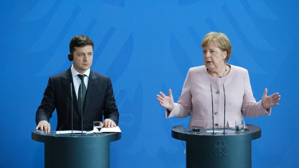 Меркель заверила Зеленского, что новая агрессия России не останется без ответа Меркель заверила Зеленского, что новая агрессия России не останется без ответа