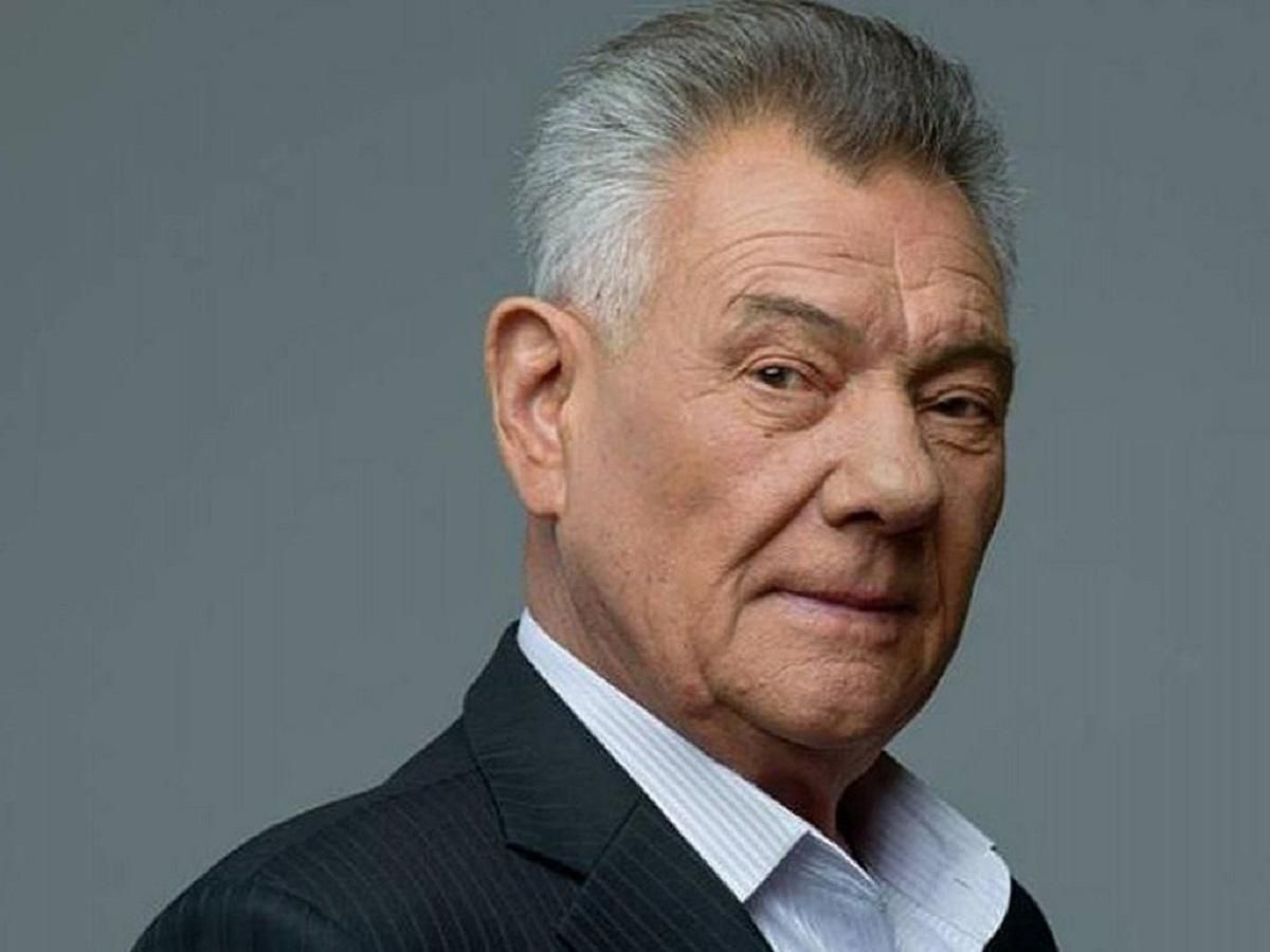 Водка на завтрак, стойка на голове и "война" с Суркисом: чем киевлянам запомнился Омельченко Водка на завтрак, стойка на голове и "война" с Суркисом: чем киевлянам запомнился Омельченко