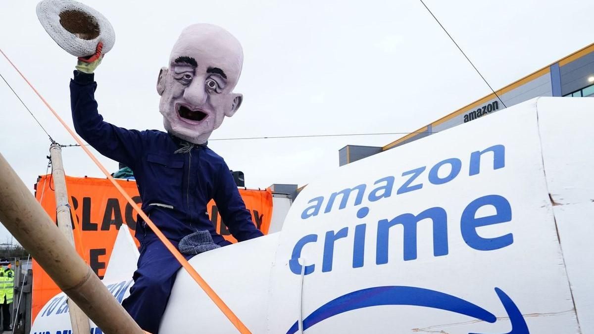 Протесты против Amazon в Черную пятницу Протесты против Amazon в Черную пятницу