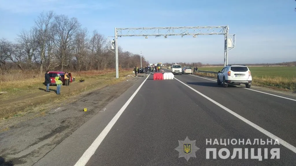 Відбійник наскрізь проштрикнув авто: на трасі Київ-Чоп трагічно загинув водій