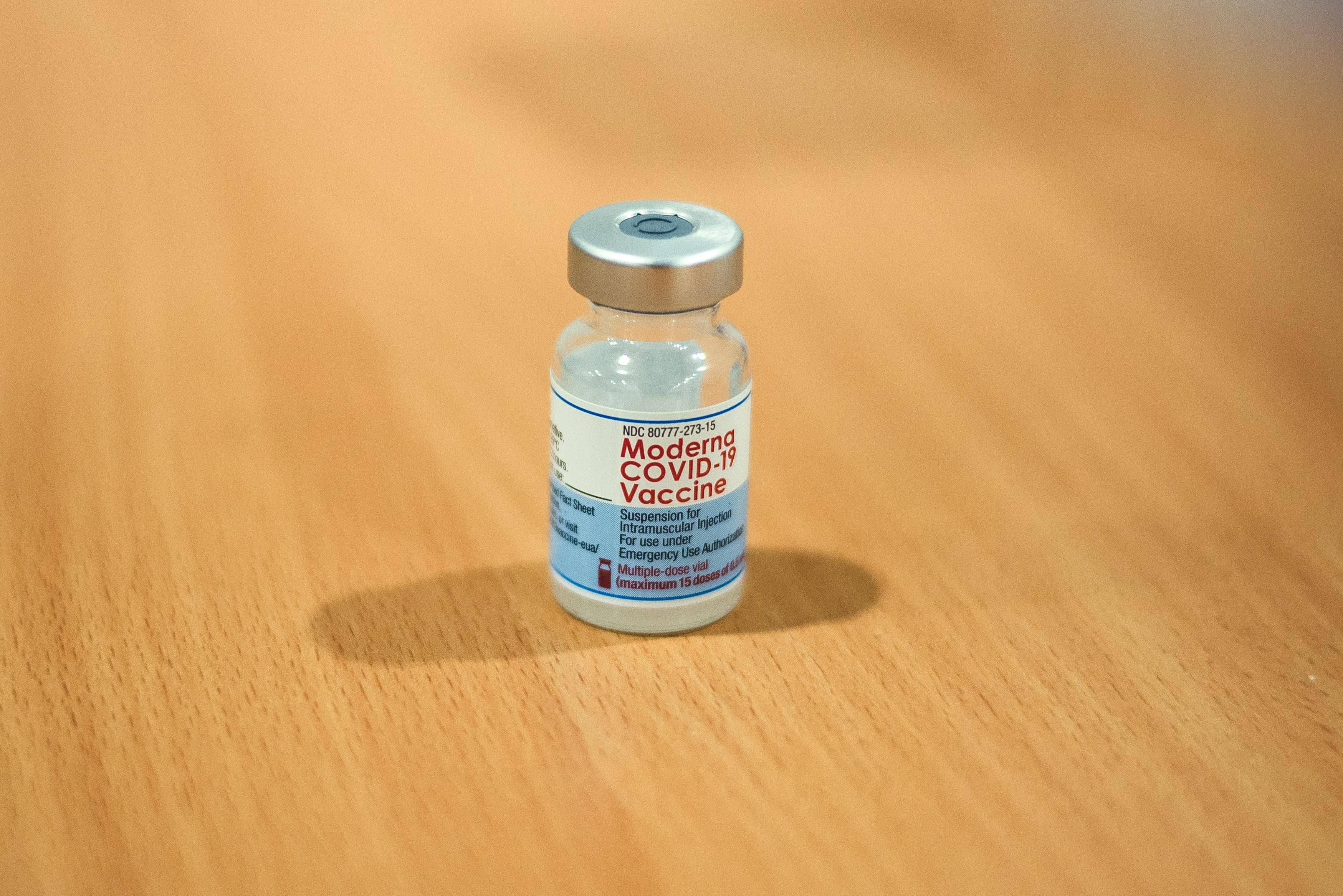 Украинцы сначала жаждали вакцину, а теперь открещиваются руками и ногами - Новости Россия - 24 Канал Украинцы сначала жаждали вакцину, а теперь открещиваются руками и ногами - Новости Россия - 24 Канал