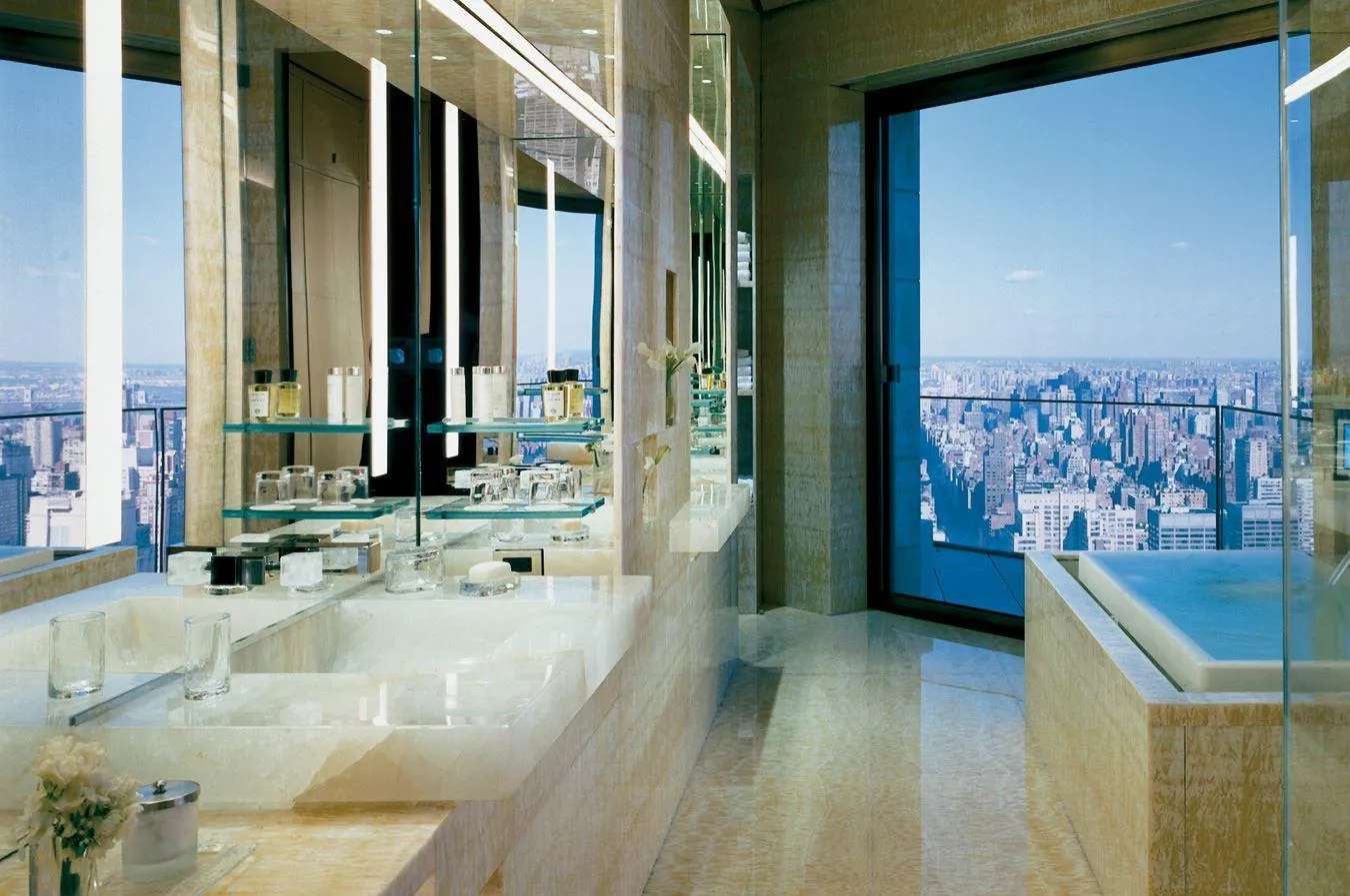 Forbes назвав 10 найдорожчих готелів світу у 2021 році Forbes назвав 10 найдорожчих готелів світу у 2021 році