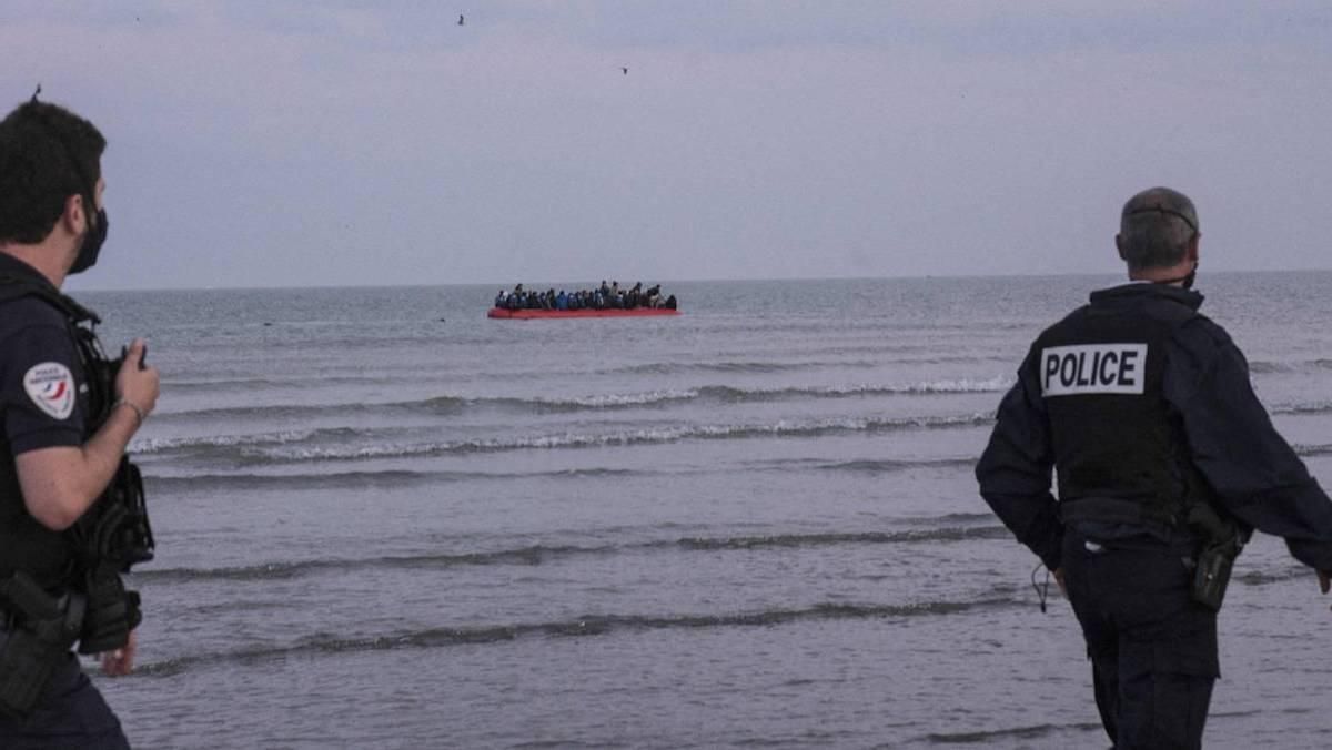 Мигранты в Ла-Манше могли погибнуть из-за контрабандистов - 24 Канал Мигранты в Ла-Манше могли погибнуть из-за контрабандистов - 24 Канал