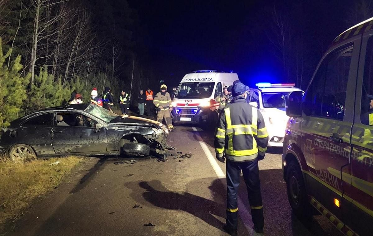 Потрощені автівки й загиблий лось: на Рівненщині сталася жахлива ДТП - Новини Рівного сьогодні - 24 Канал Потрощені автівки й загиблий лось: на Рівненщині сталася жахлива ДТП - Новини Рівного сьогодні - 24 Канал