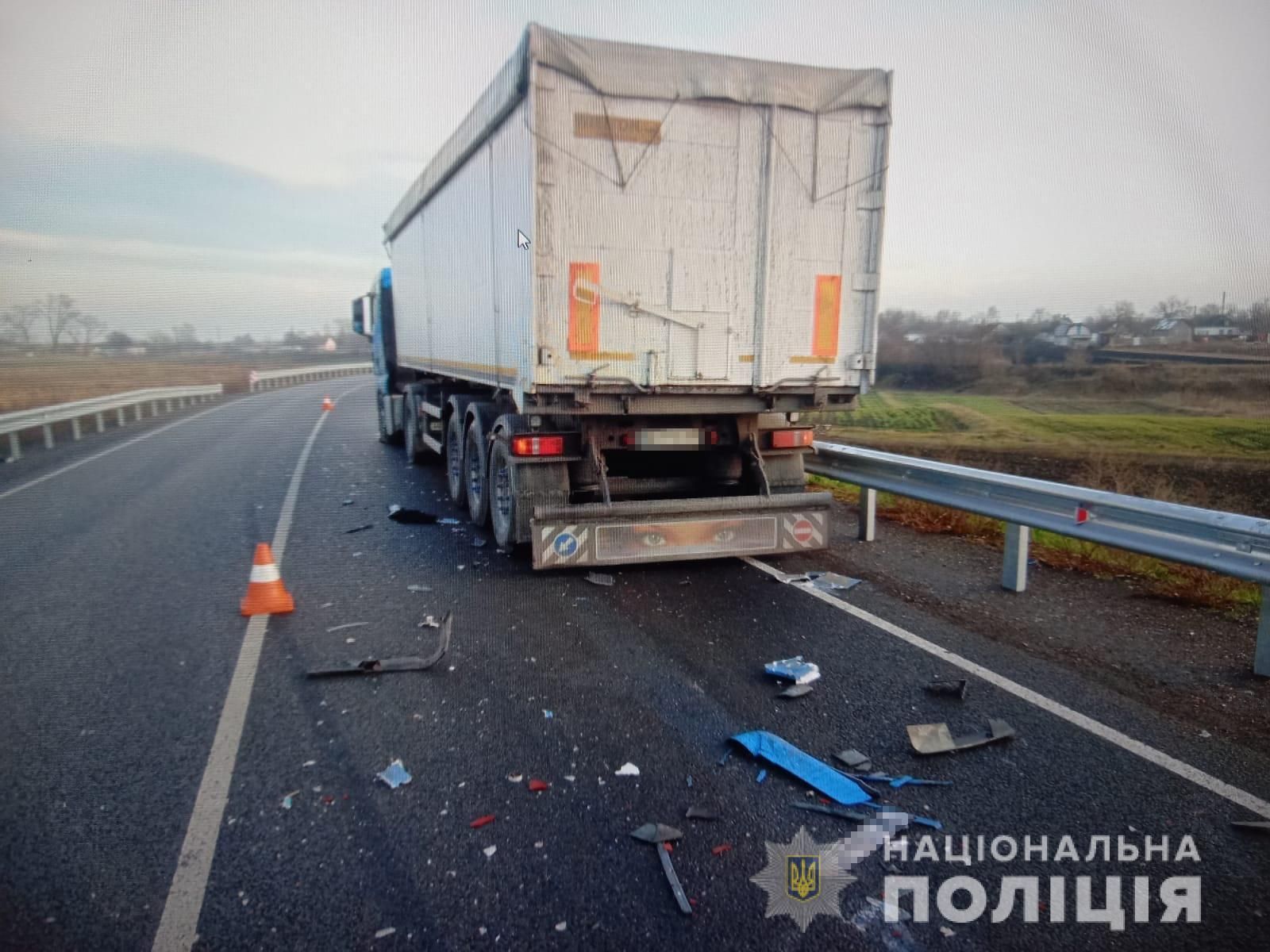 На Черкащині зіштовхнулися фура і легковик: дівчині відірвало руку - Новини Черкас - 24 Канал