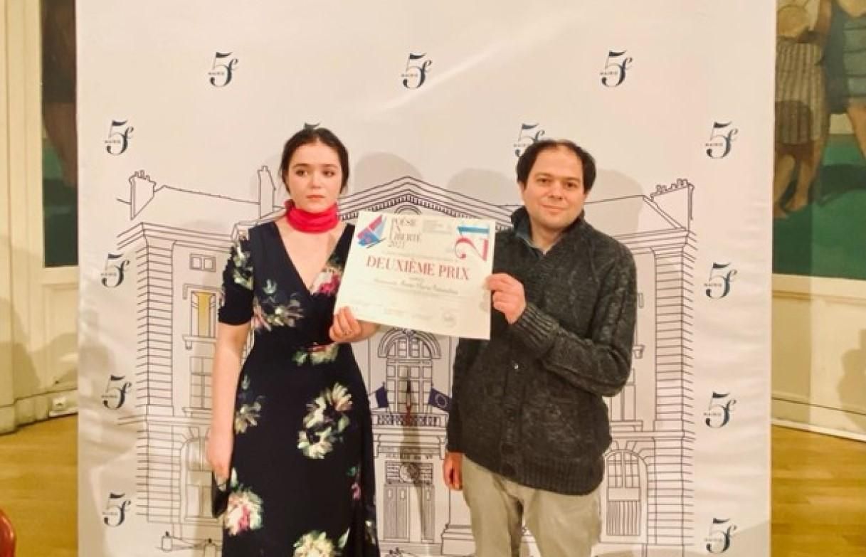 Украинская школьница победила на всемирном поэтическом конкурсе в Париже Украинская школьница победила на всемирном поэтическом конкурсе в Париже