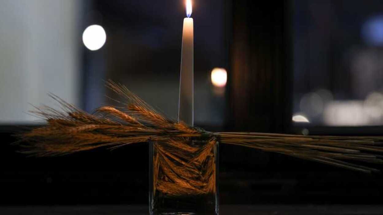 Во львовской многоэтажке случился пожар из-за зажженной на окне свечи Во львовской многоэтажке случился пожар из-за зажженной на окне свечи