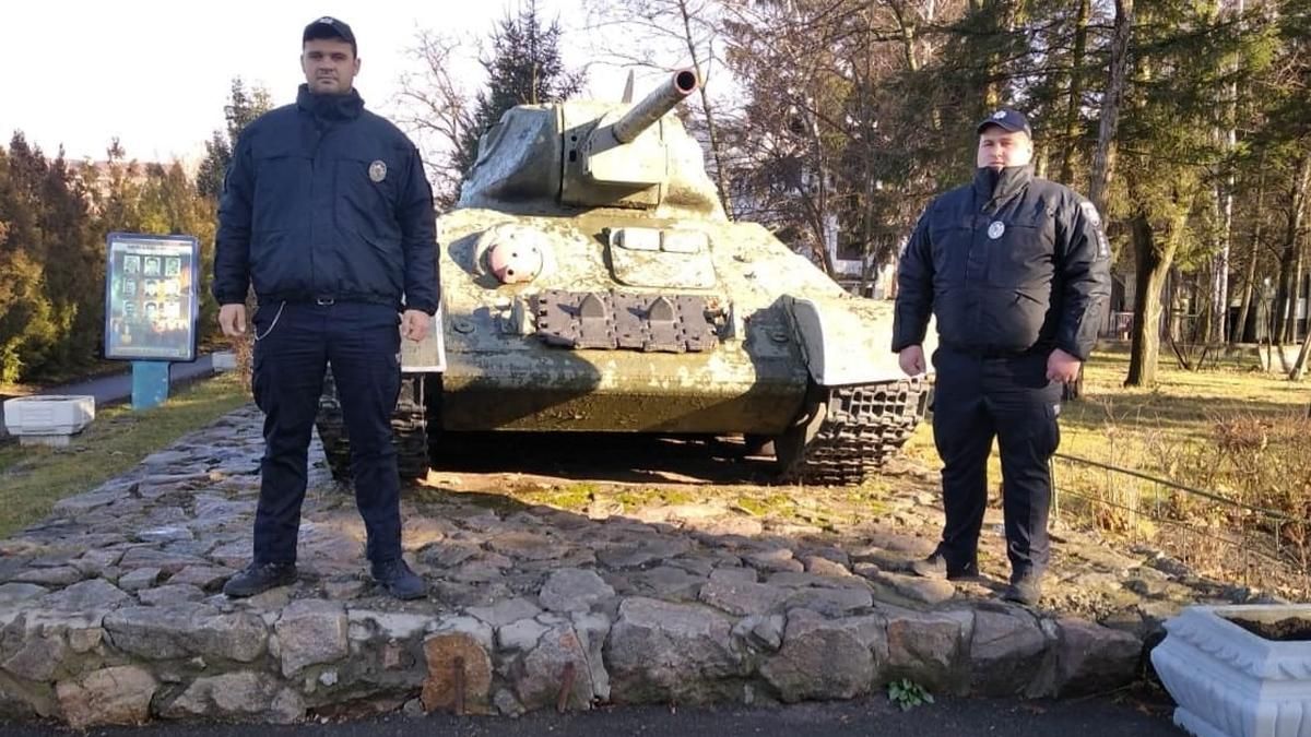На Киевщине 39-летний мужчина похитил из музея часть танка На Киевщине 39-летний мужчина похитил из музея часть танка
