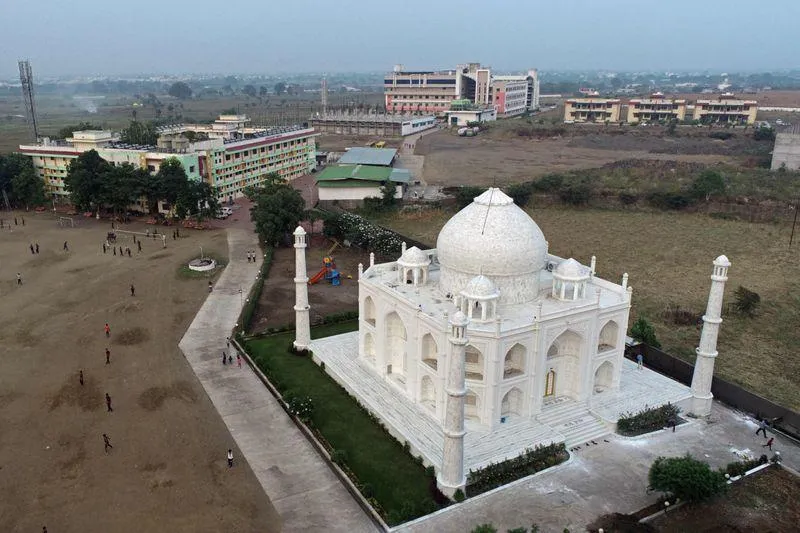 Будинок для коханої: індійський бізнесмен побудував масштабну копію Тадж-Махалу