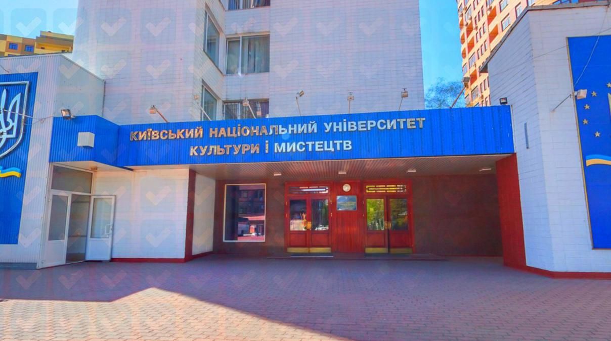 Студенты Поплавского жалуются на эксплуатацию: их заставляют агитировать друзей о поступлении