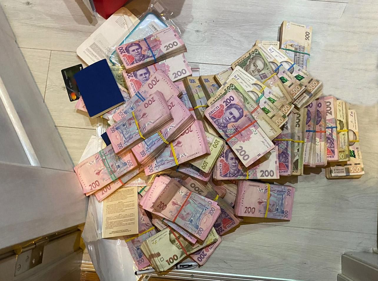 Два миллиона гривен на мошенничестве: киберполиция уличила супругов в интернет-обмане Два миллиона гривен на мошенничестве: киберполиция уличила супругов в интернет-обмане