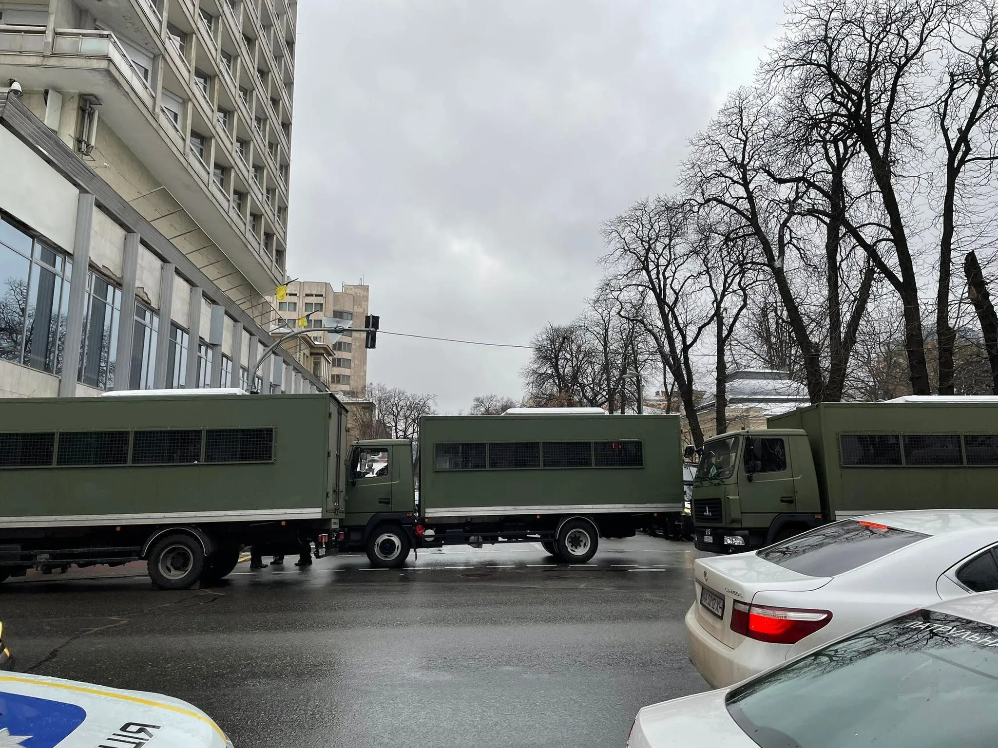 Службова техніка в Києві